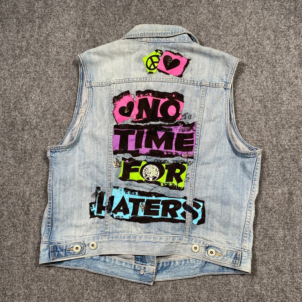 Levi's Denim Vest Women's XL‎ Patched Painted Graphic "No Time for Haters" Punk
